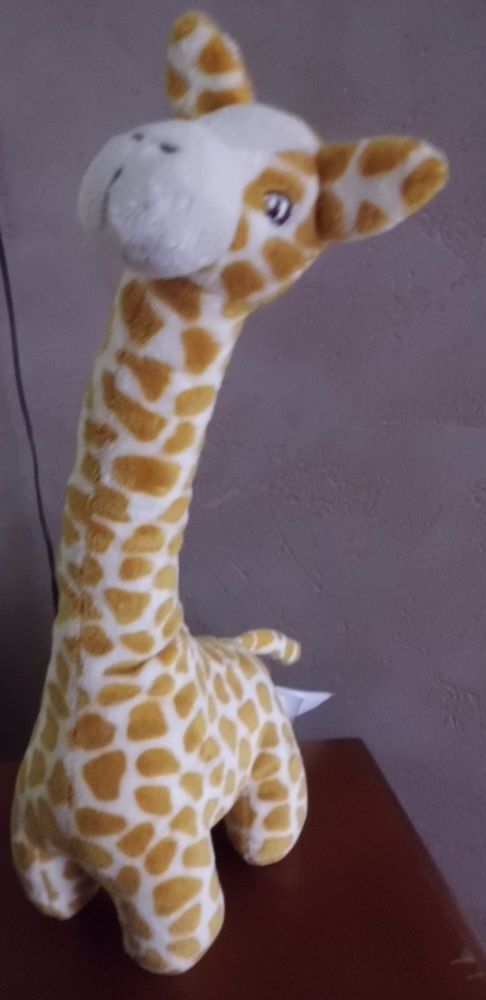 peluche girafe h&m