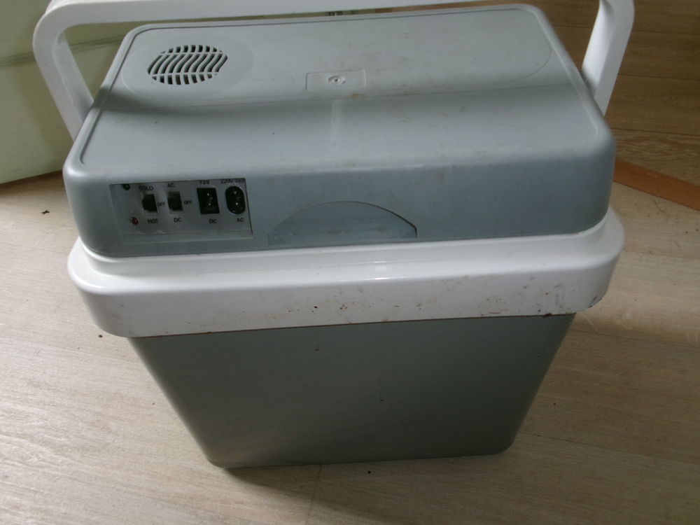 glaciere camping  auto 12.v _ 220v 40 P�ronnas (01)
