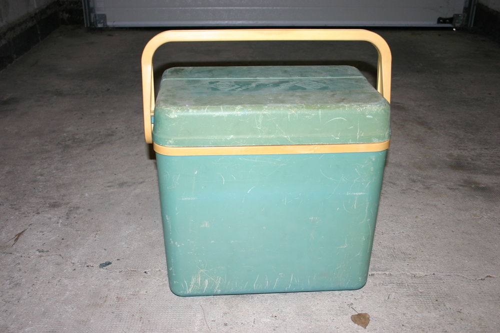 Glaci�re Camping Gaz 4 Caurel (51)