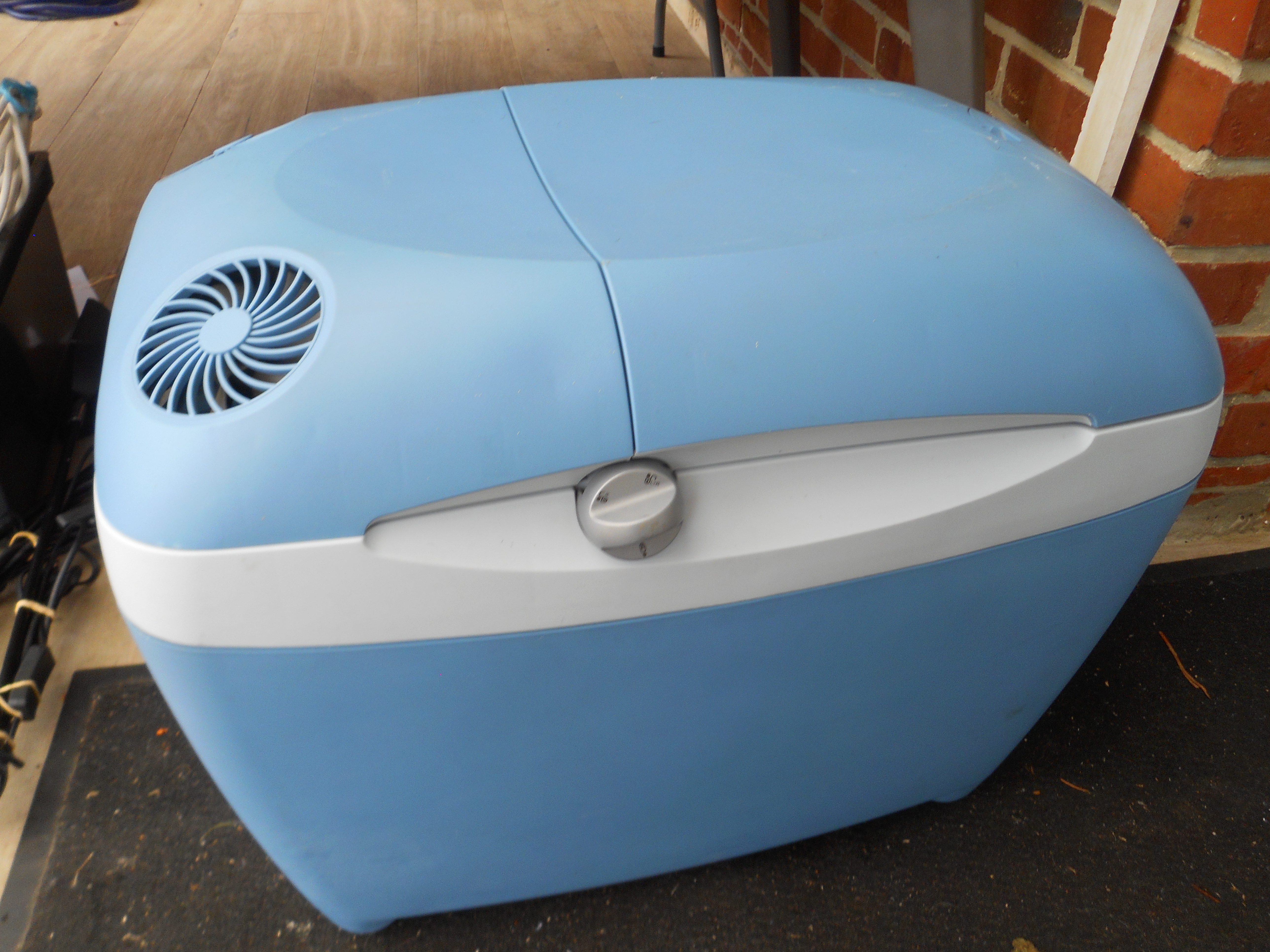 Glaci�re voiture 30 Gomi�court (62)