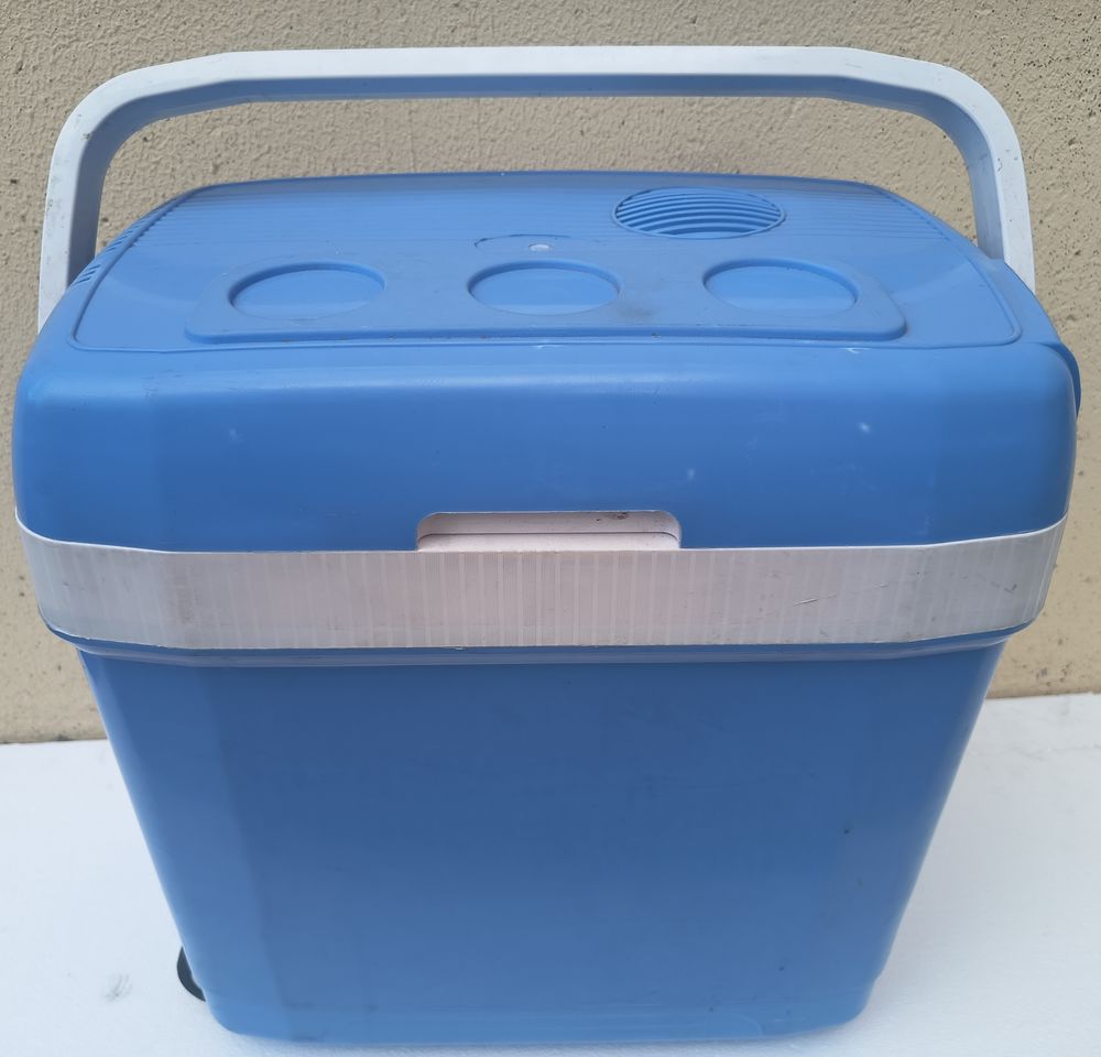 glacierea roulettes de  voiture 12 volts 10 Marignane (13)