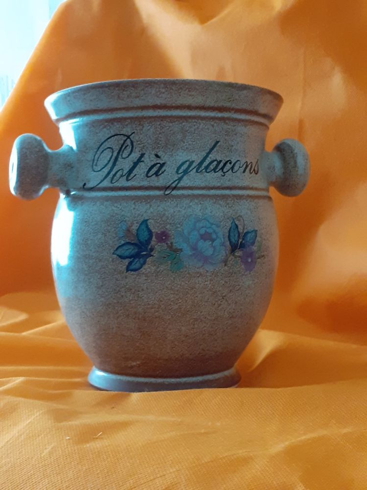 pot � gla�ons Vallauris 18 Notre-Dame-de-Sanilhac (24)