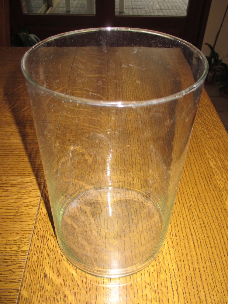 Globe ovale en verre ferm� d'un c�t� 0 M�rignies (59)