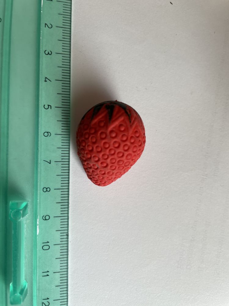 Gomma gomme eraser collection - fraise 5 Bures-sur-Yvette (91)