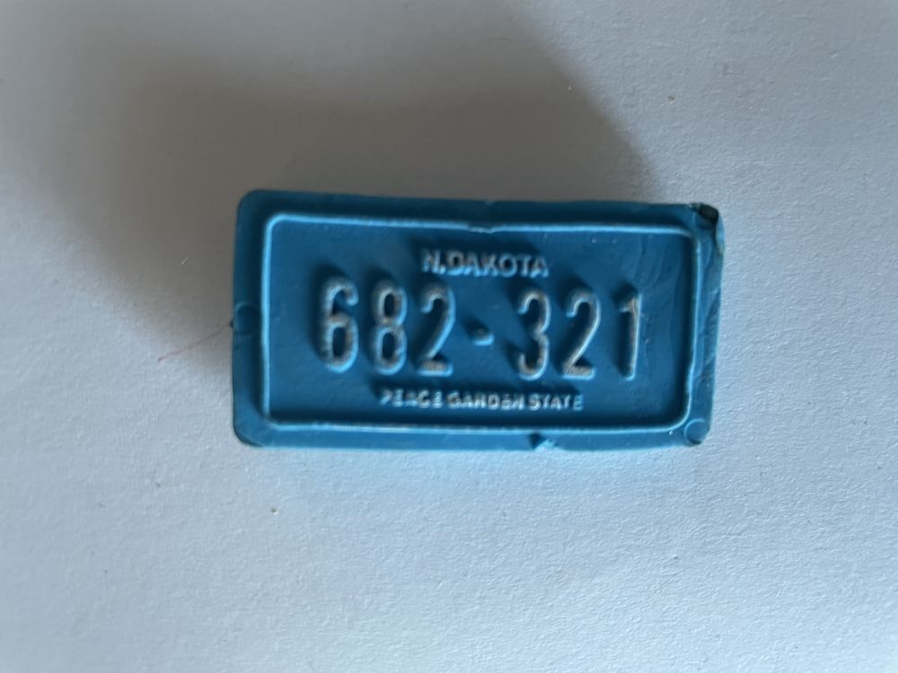 Gomma gomme eraser collection plaque N. Dakota bleu 5 Bures-sur-Yvette (91)