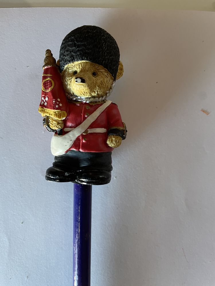 Up-pen gomme crayon Londre gendarme ourson 5 Bures-sur-Yvette (91)