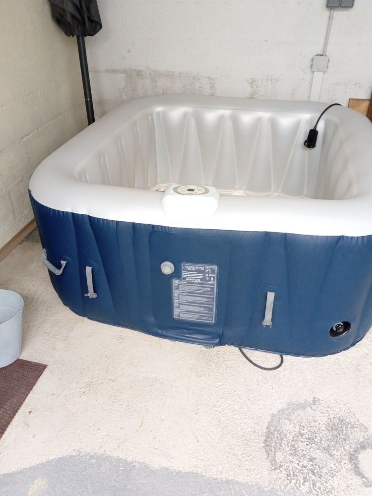 Spa gonflable 250 Sotteville-l�s-Rouen (76)