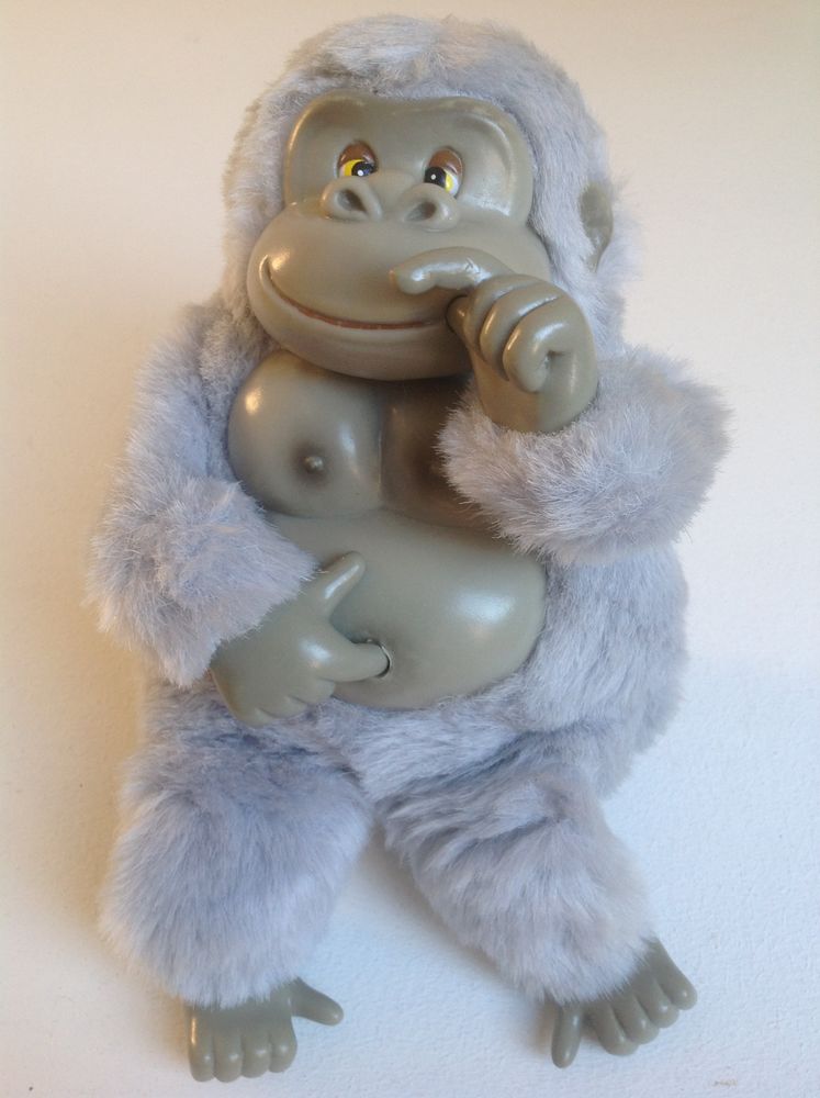 GORILLE GRIS EN PELUCHE Envoi possible
15 Tr�gunc (29)