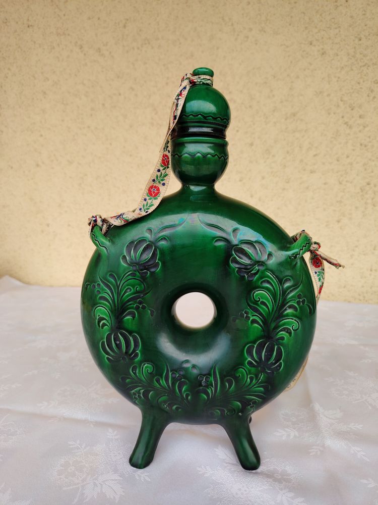 Gourde annulaire � passants
60 Salon-de-Provence (13)