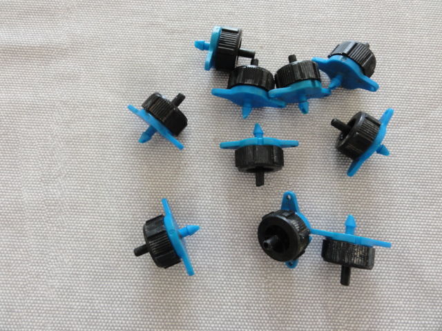 Irrigation Précise Plantes 100 Goutteurs D'Irrigation Compensateurs 8L/h - Pour Système Goutte à Goutte - Compatible Tuyau 4x7mm Gardena Micro Drip System