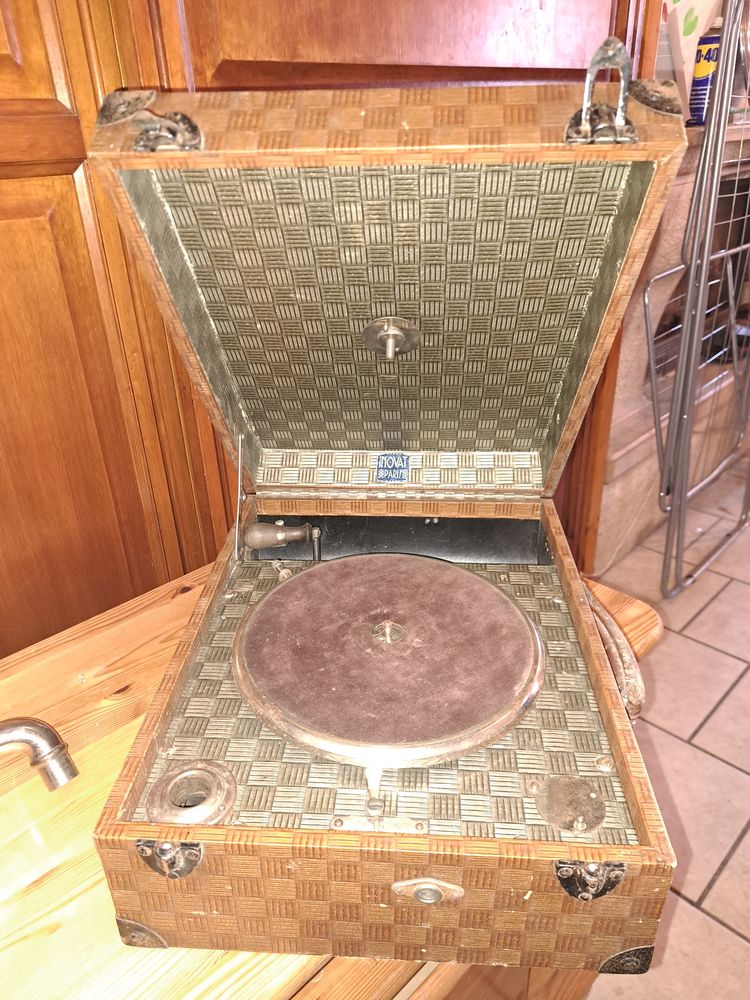 Gramophone phonographe ultrason vintage
0 Virignin (01)
