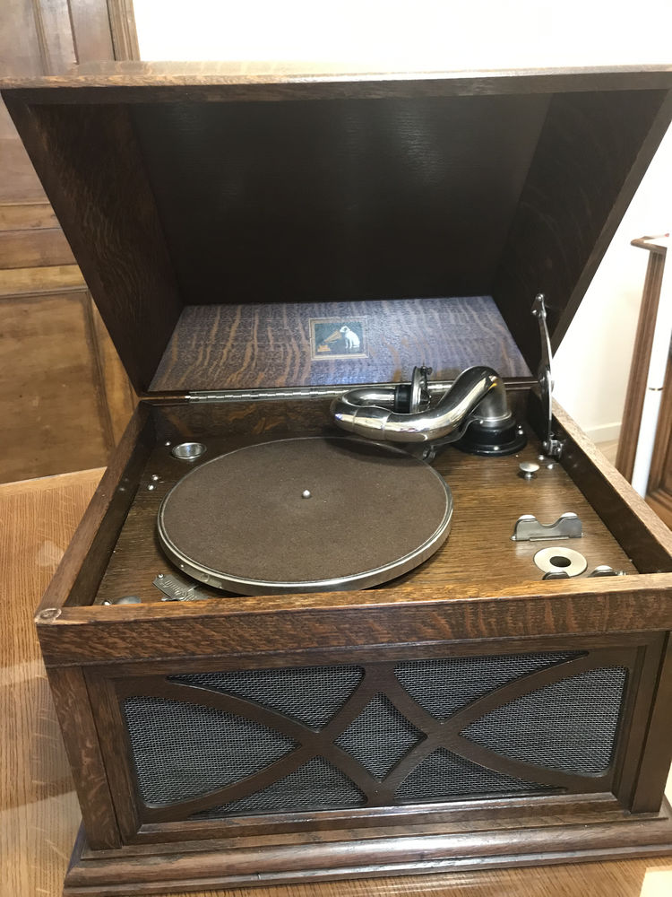 GRAMOPHONE 320 Talmay (21)