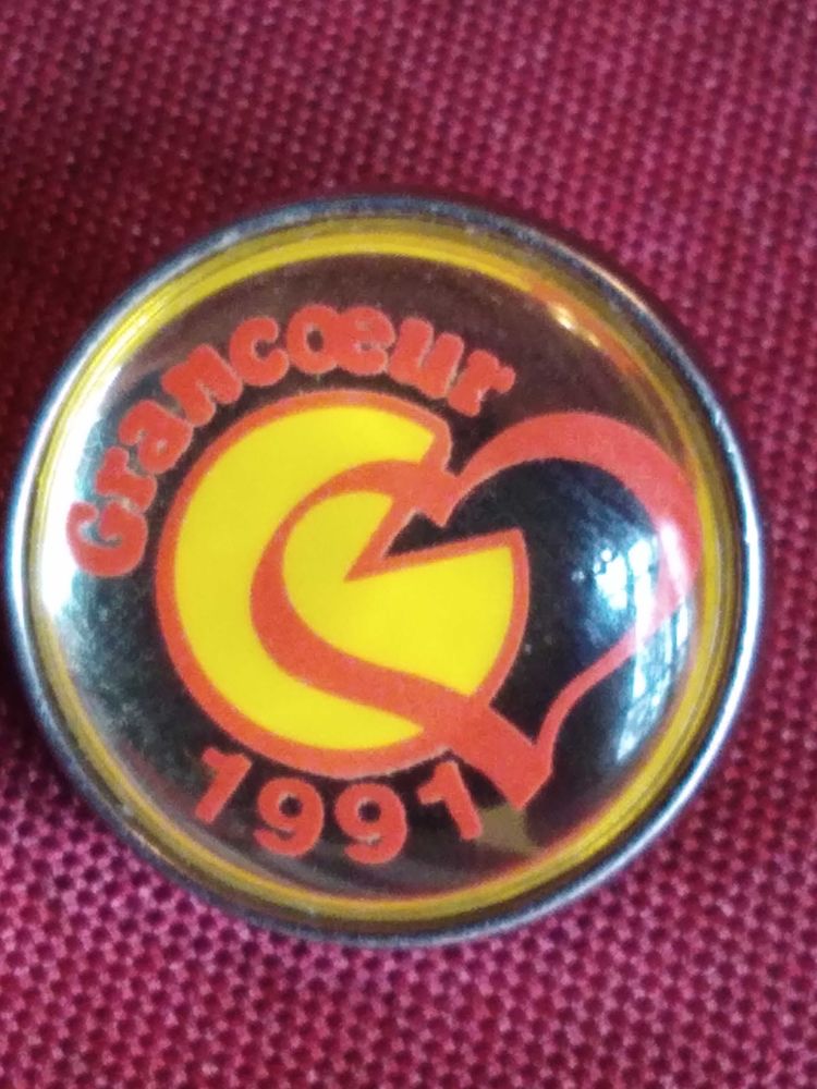 Pin's grancoeur 1991 2 Avermes (03)