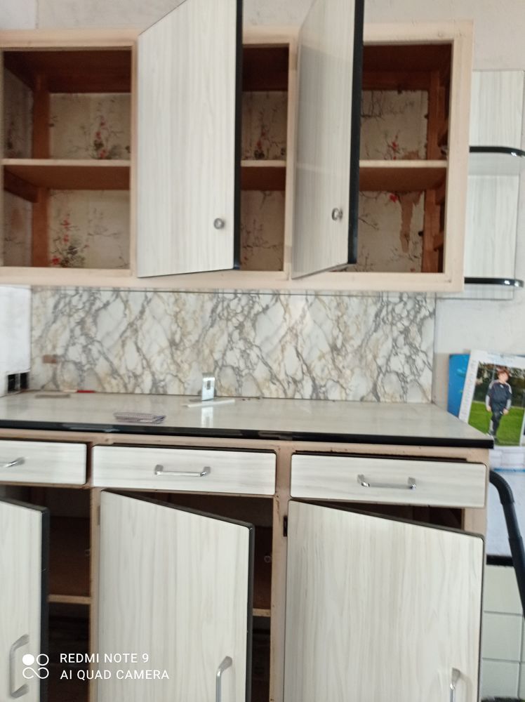 grand buffet en formica mod�le rare. 350 Buire-au-Bois (62)