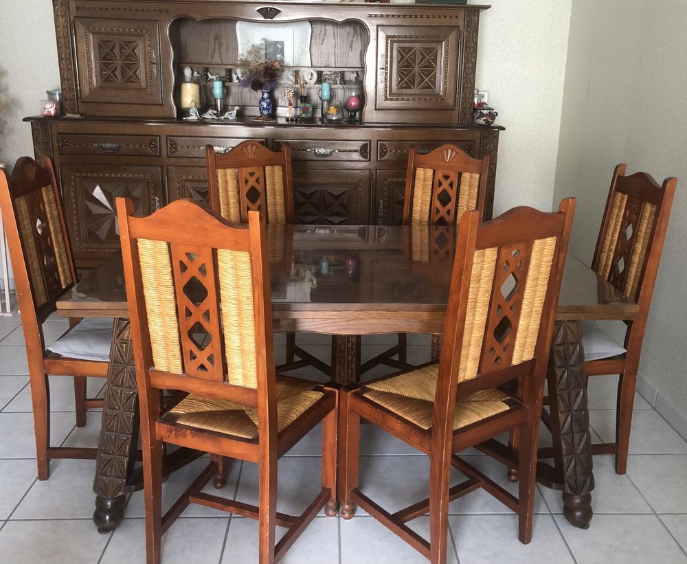 Grand buffet +Table + Chaises 200 Talant (21)