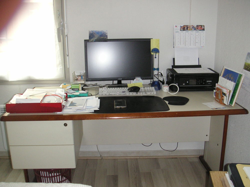 Grand bureau avec tiroirs 70 Marseille 3 (13)