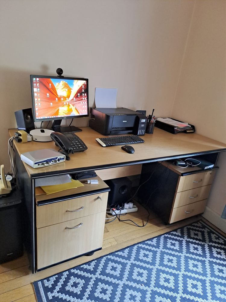 Grand bureau beau design plus caissons a roulette 130 Lyon 3 (69)