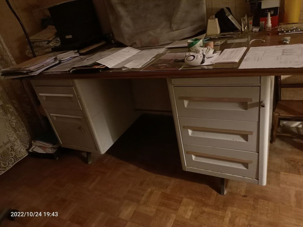 GRAND BUREAU METAILLQUE 250 Coulombiers (86)