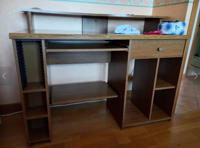 Grand bureau d'ordinateur 30 Ath�e-sur-Cher (37)