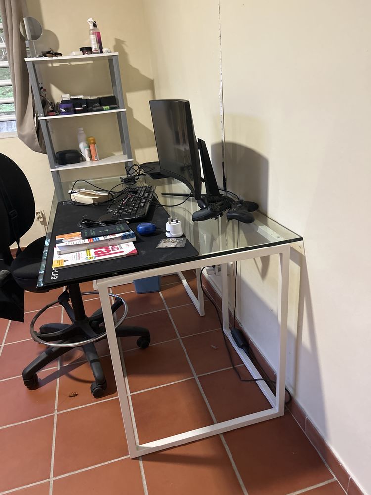 Grand bureau en verre 150 Sainte-Marie (97)