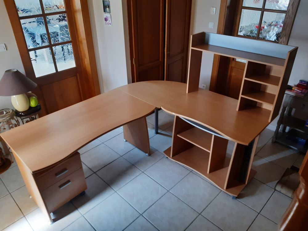 Grand bureau 0 Rambervillers (88)