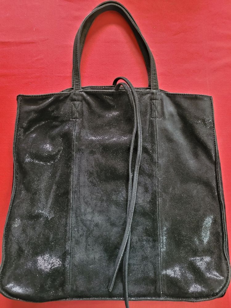 Grand Sac Cabas XL100% cuir,Noir paillet�,  PETITE MENDIGOTE 80 Voisins-le-Bretonneux (78)