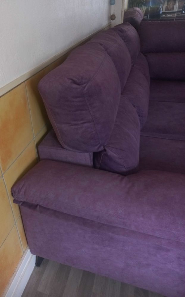 Grand canap� d'angle aubergine 800 Nanterre (92)