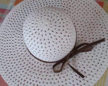 grand chapeau blanc avec un ruban neuf 4 Argel�s-sur-Mer (66)