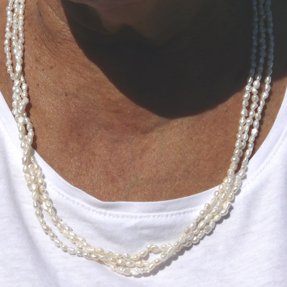 Grand Collier en petites Perles couleur �crue de r�sine Vint 11 Gravelines (59)