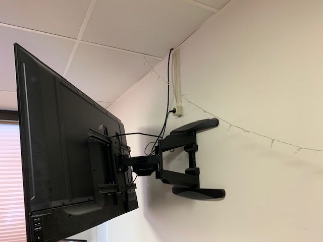 Grand Ecran TV + Support 120x70 300 Montigny-le-Bretonneux (78)