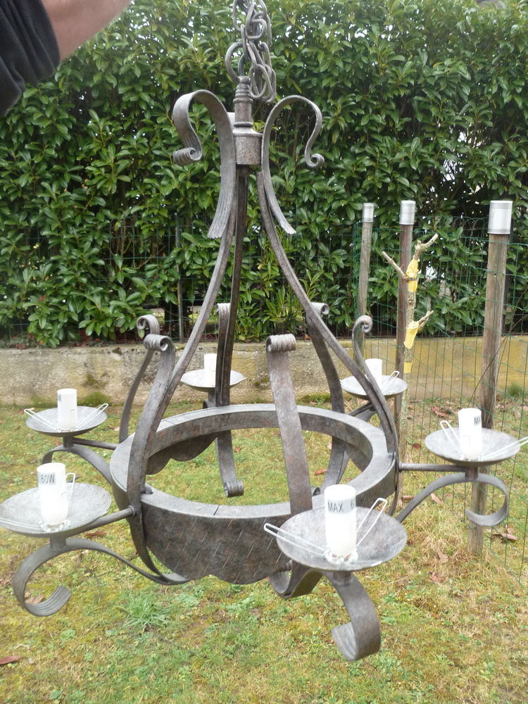 Grand Lustre 6 branches fer forg� neuf 150 Sales (74)