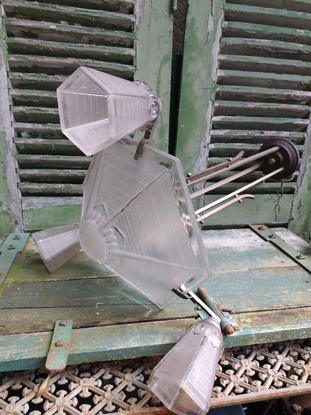 Grand Lustre Art D�co Laiton Nickel� et Verre Moul� 250 Loches (37)