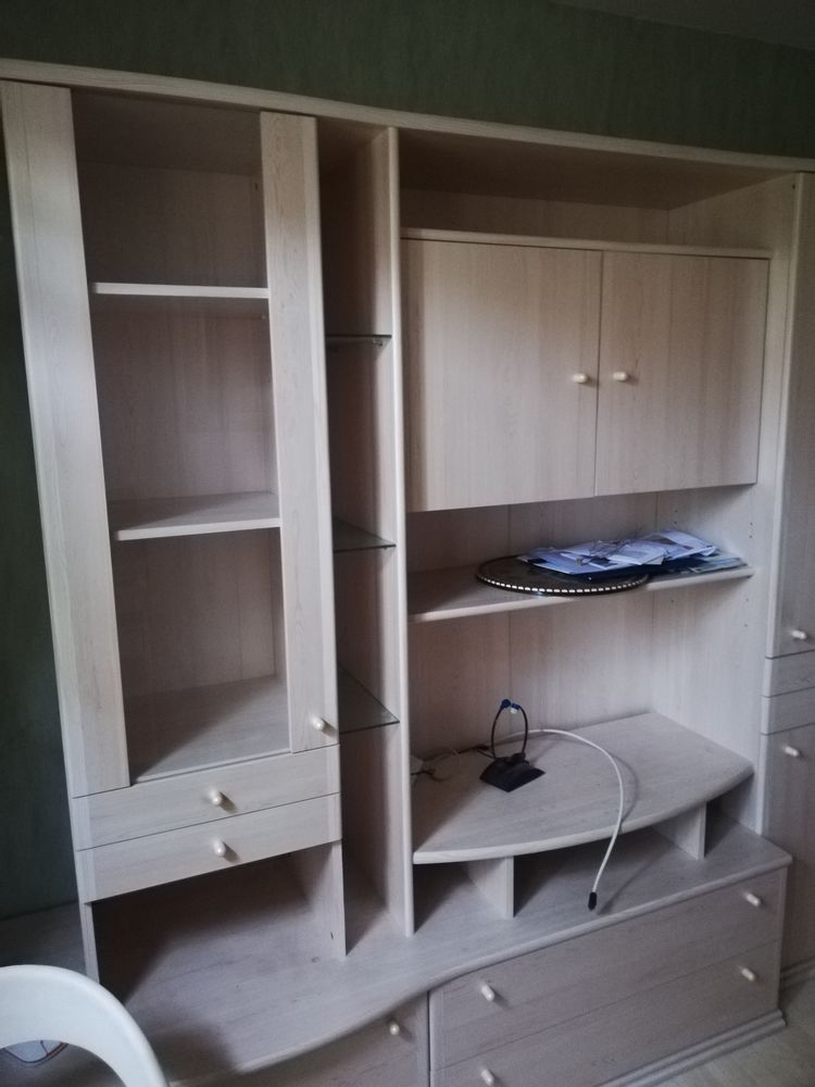 Grand meuble en bois. 50 Blagnac (31)