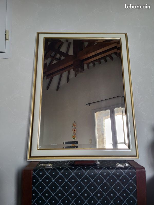Grand miroir blanc avec liser� dor� et biseaut� 65 Saint-Ferr�ol-d'Auroure (43)