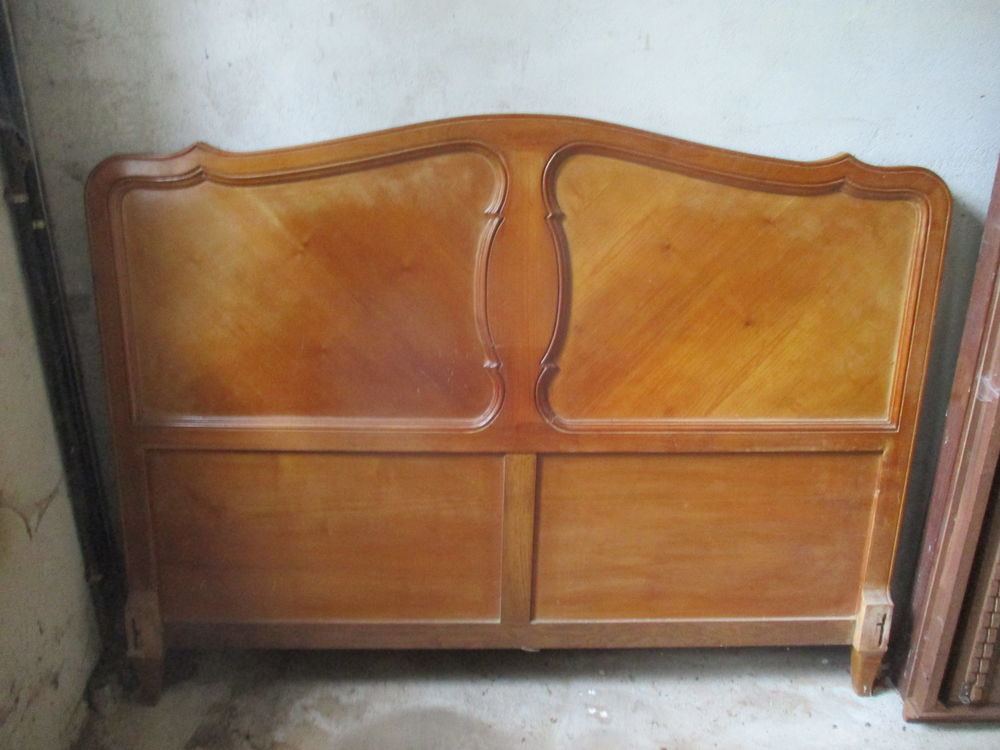 Grand lit 2 personnes en merisier 300 Jou�-l�s-Tours (37)