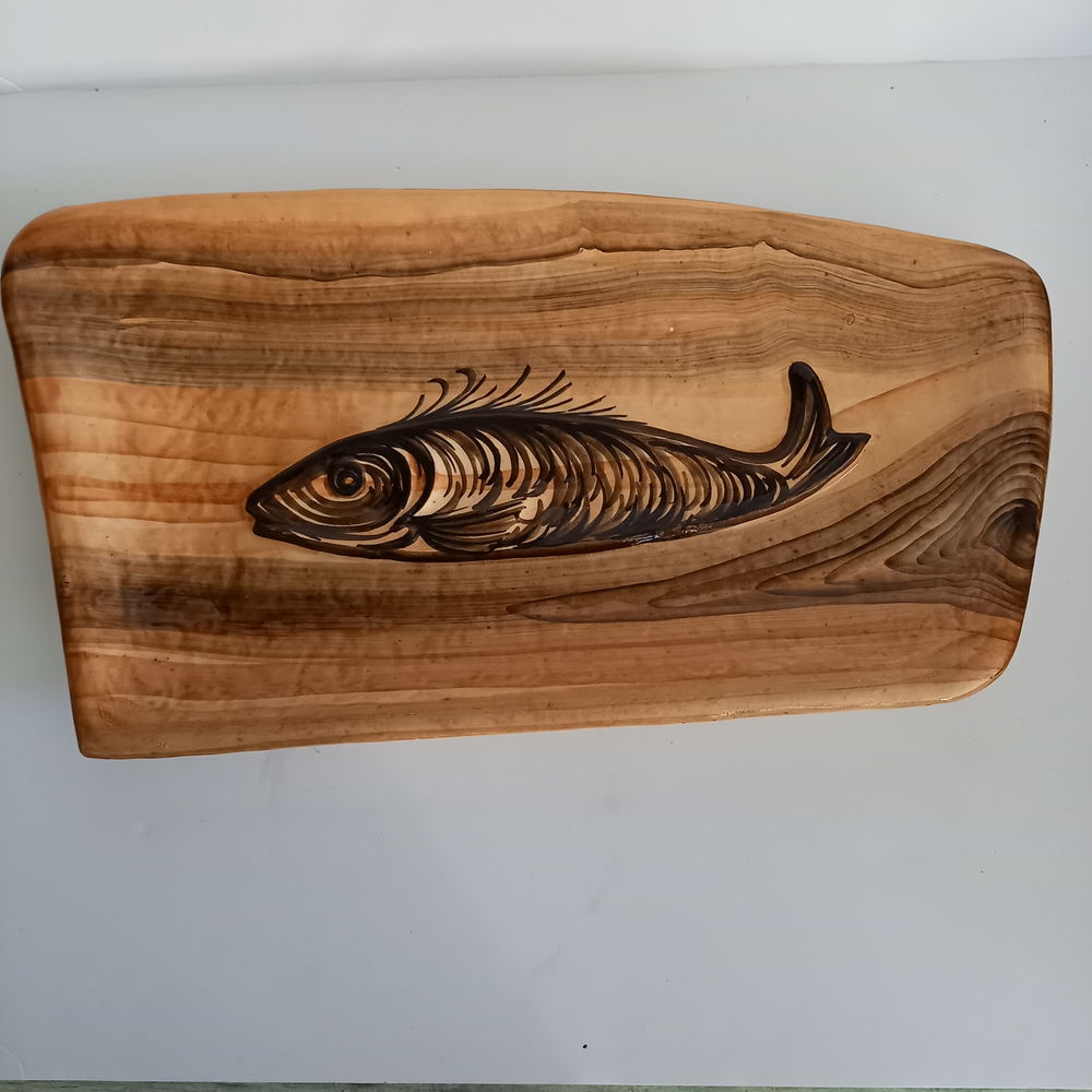 Grand plat � poisson en faience de R. DELARUE, Desvres 35 Saumur (49)