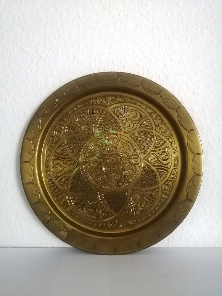 Grand Plateau en laiton cisel� avec motifs orientaux 22 Habsheim (68)