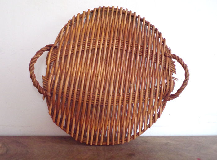 Grand plateau vintage rond en osier tress� 14 Laval (53)