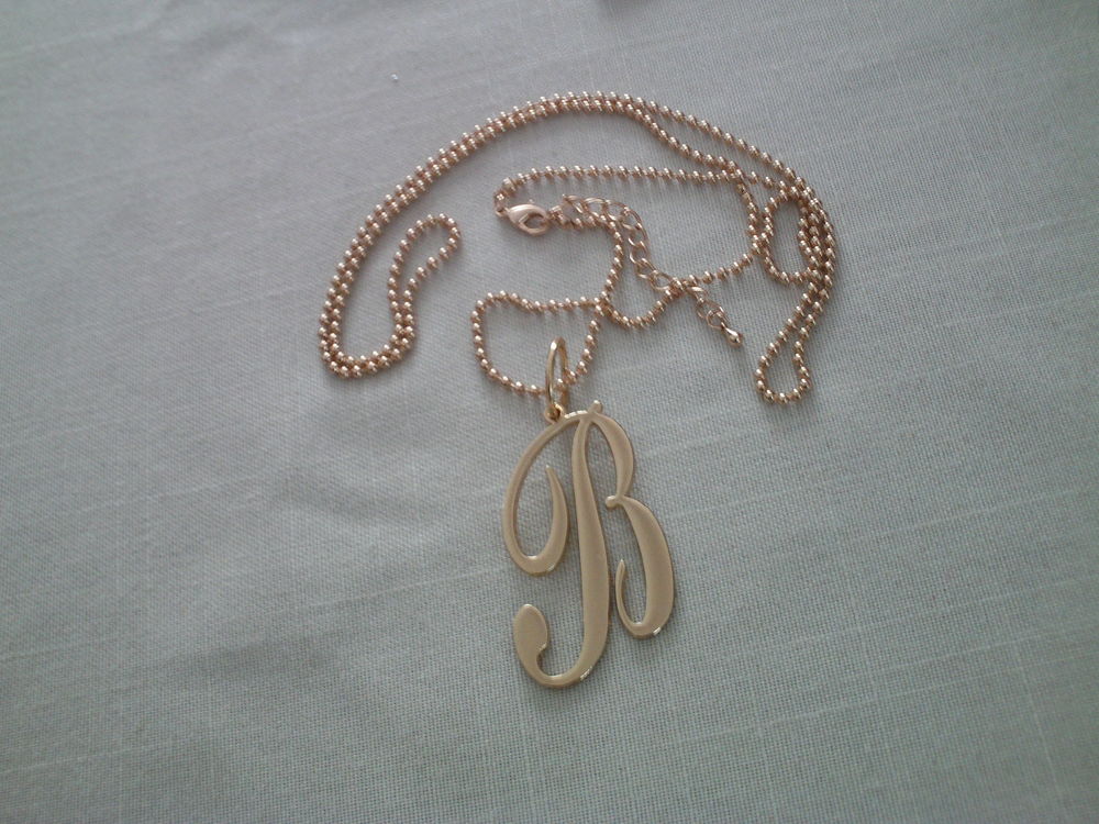 Grand sautoir grande lettre B N�1150 10 Beaune (21)