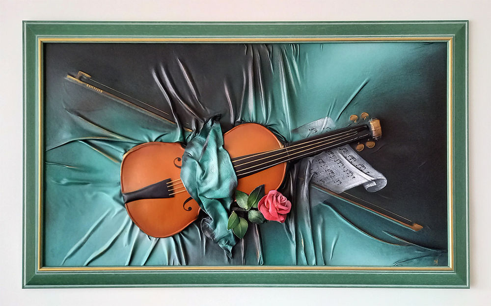 Grand tableau cuir en relief cr�ation artisanale violon 100 Publier (74)