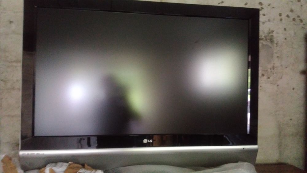 Grand t�l�viseur marque LG avec enregistreur. 100 Les Brouzils (85)