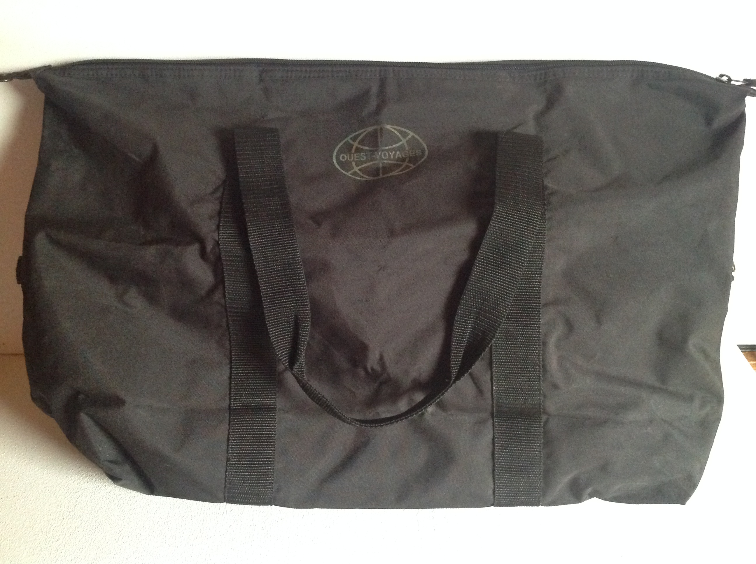 GRAND SAC EN TISSU OUEST-VOYAGES Envoi Possible
7 Tr�gunc (29)