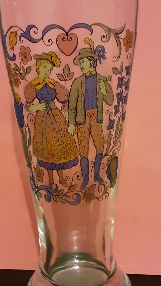 Un grand verre � bi�re  avec des motifs peints 6 Lamotte-Beuvron (41)