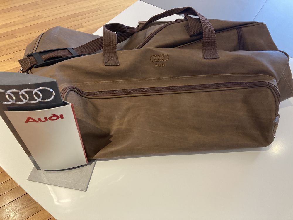 Grand sac de voyage de la marque AUDI DESIGNER 2500 Metz (57)