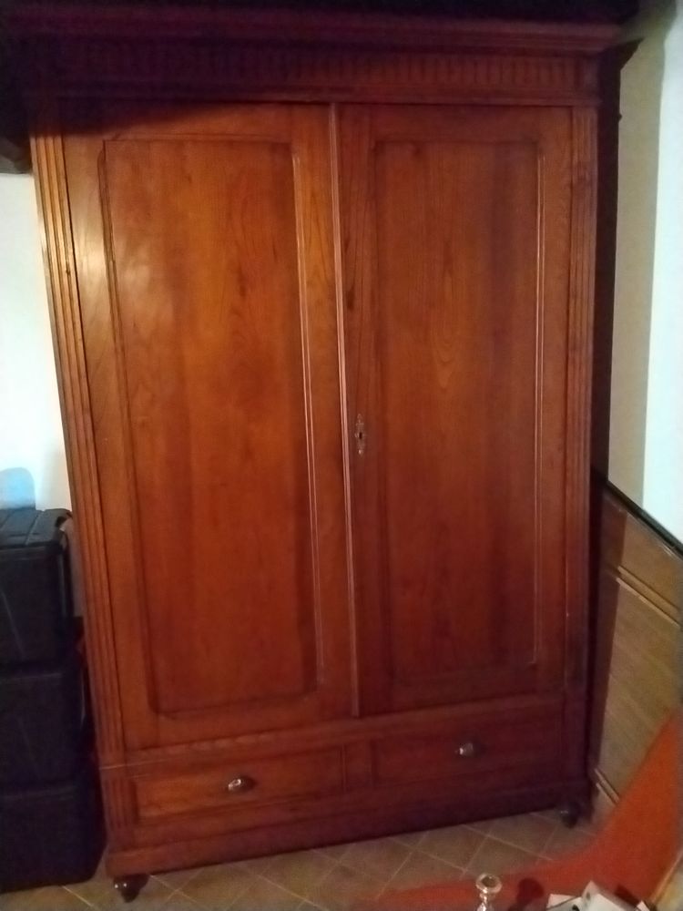 Grande armoire ancienne
50 Unverre (28)