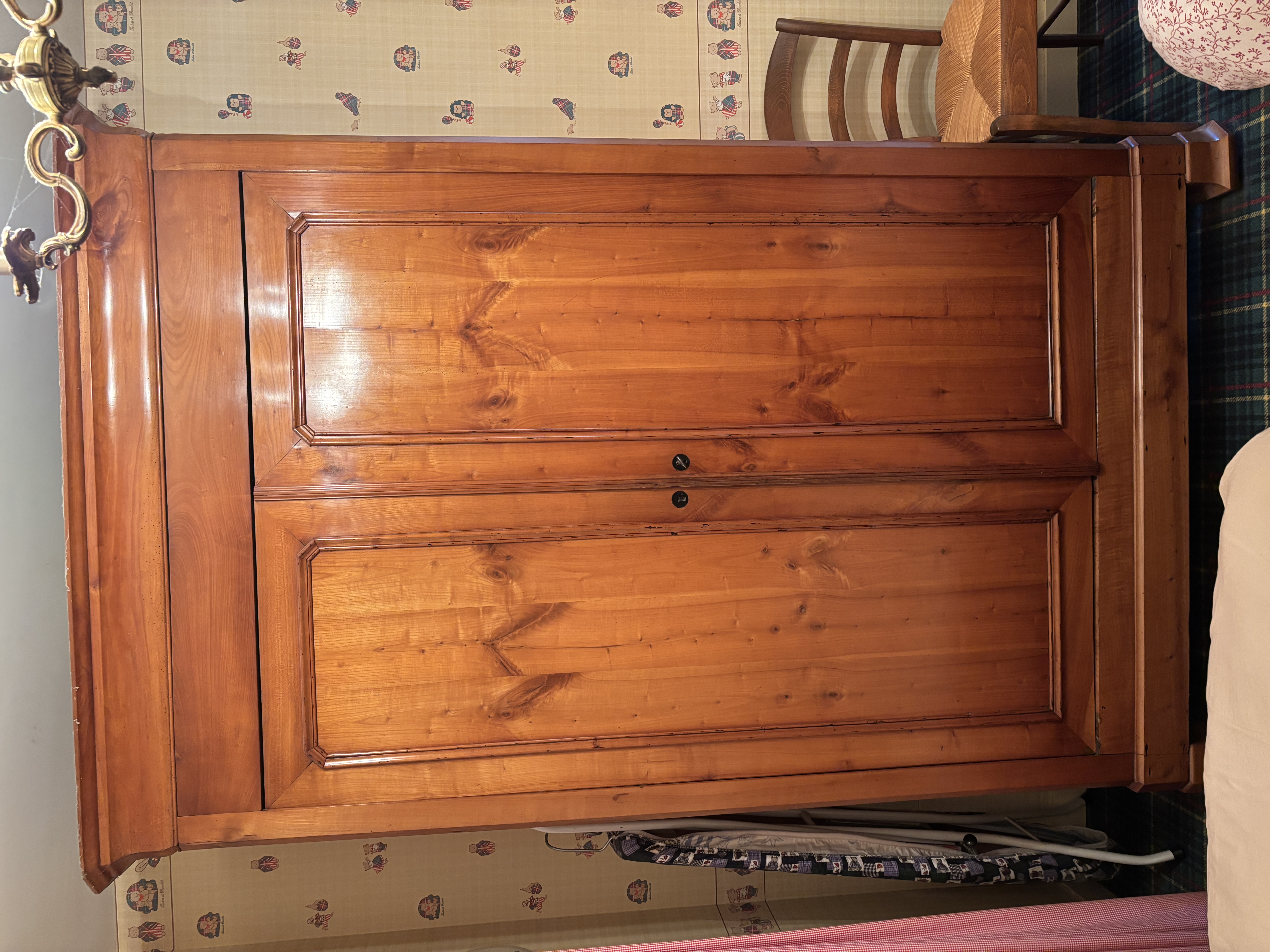 Grande armoire rustique 2 portes ? Bois massif teint� 320 Bonchamp-l�s-Laval (53)