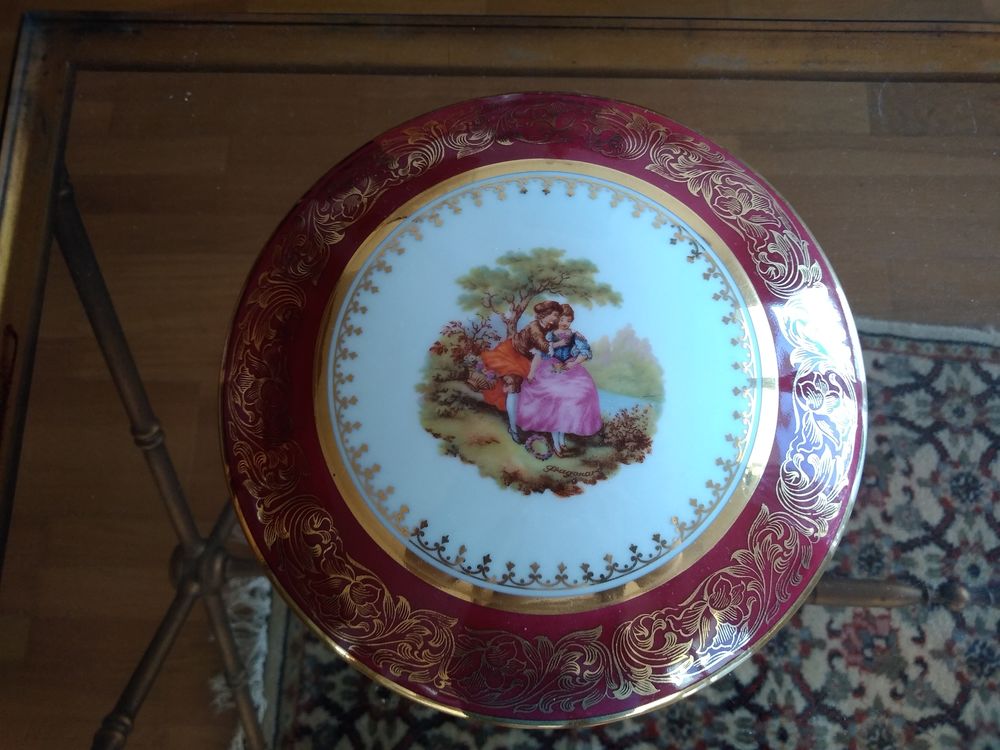 Grande bonbonni�re en porcelaine de Limoges 75 L�signy (77)