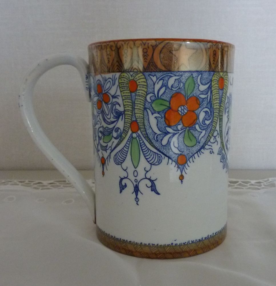 Grande chope bock � bi�re en c�ramique d�cor�e 28 Orsay (91)