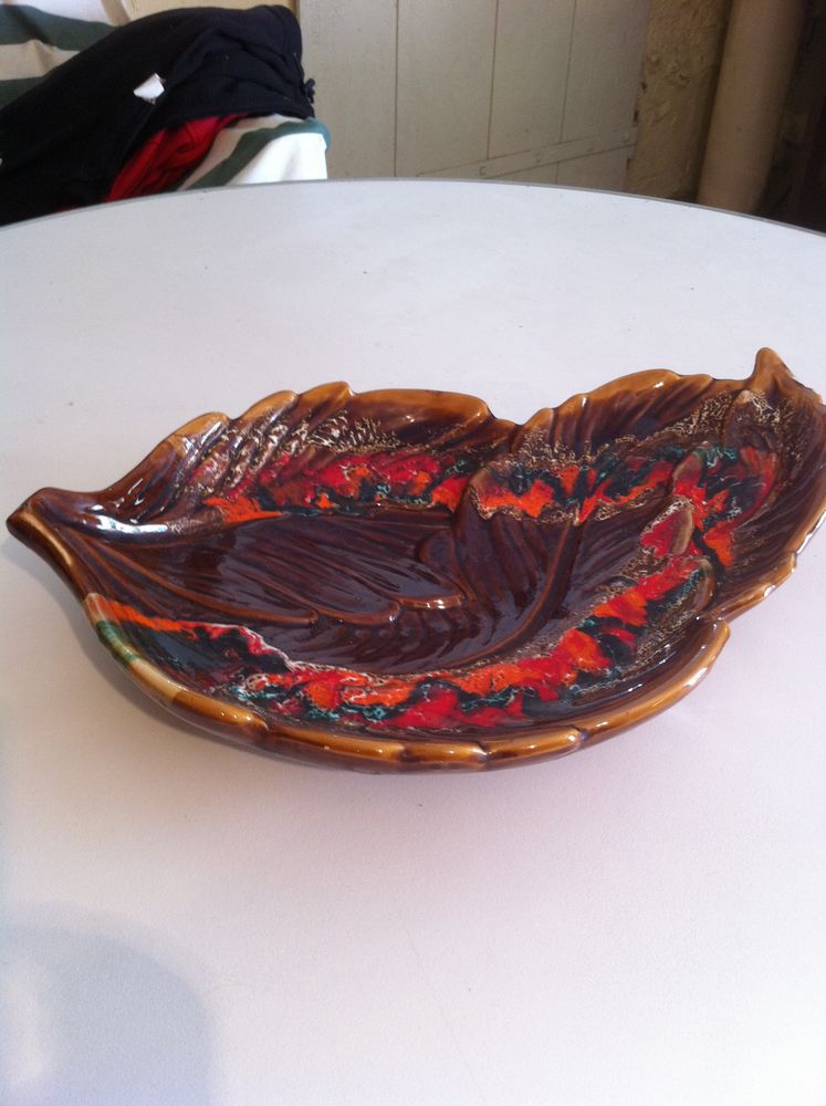 Grande coupe  feuille  VALAURIS (2229) 10 Saint-Vallier (71)