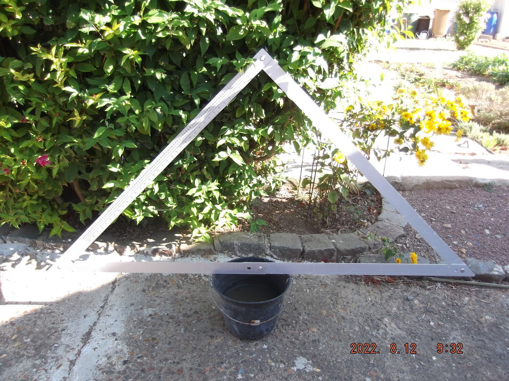 1 grande �querre en ALU 50 Senlis (60)